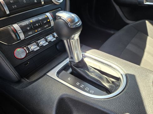 Used 2019 Ford Mustang Coupe w/ Equipment Group 101A RWD image 20