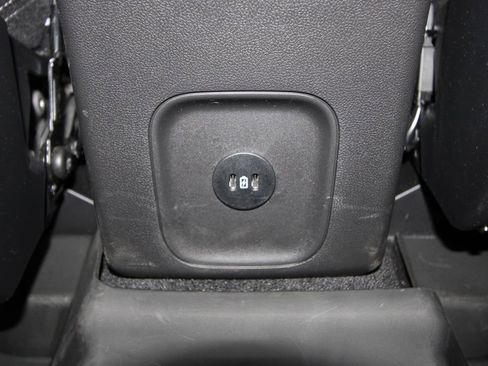 Used 2025 Ford Escape SE w/ PHEV Premium Package image 28