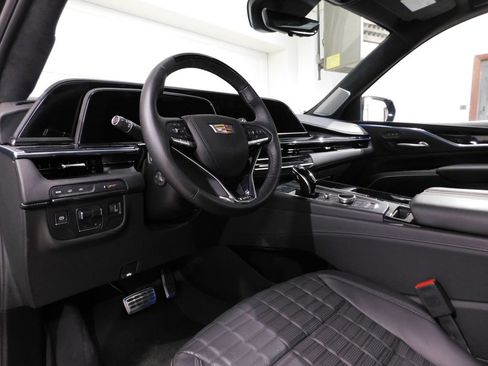 Used 2024 Cadillac Escalade ESV V w/ LPO, Floor Liner Package AWD/4WD image 30