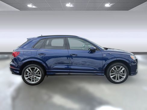 Certified 2025 Audi Q3 2.0T Premium w/ Convenience Package image 7