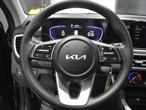 Used 2026 Kia Seltos LX FWD image 25