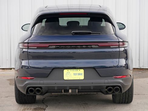 Used 2024 Porsche Cayenne w/ Technology Package image 53
