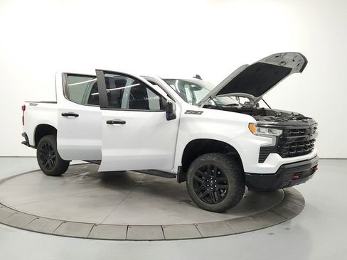 Used 2024 Chevrolet Silverado 1500 LT Trail Boss w/ LT Trail Boss Premium Package image 9