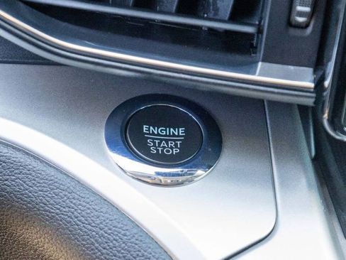 Used 2022 Ford Explorer XLT w/ Equipment Group 202A image 25