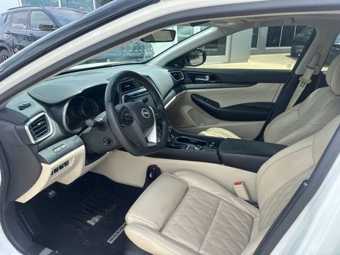 Used 2023 Nissan Maxima Platinum w/ Sport Mat Group FWD image 8