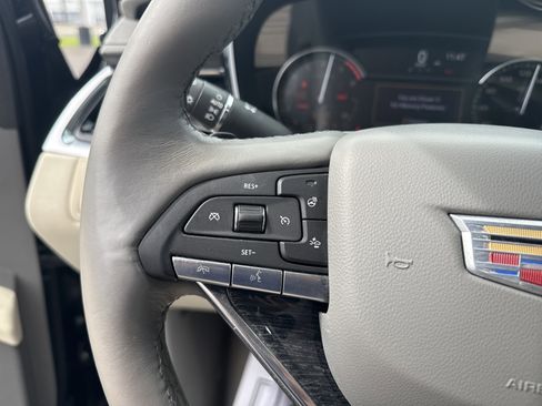 Used 2021 Cadillac XT6 Premium Luxury image 14