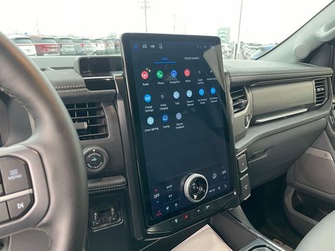 Used 2025 Ford F150 Lightning Flash image 15