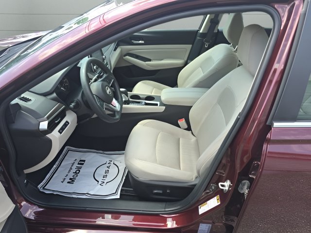 Certified 2025 Nissan Altima 2.5 SV FWD image 11