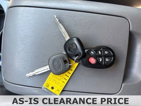 Used 2009 Toyota Sienna XLE Limited FWD image 15