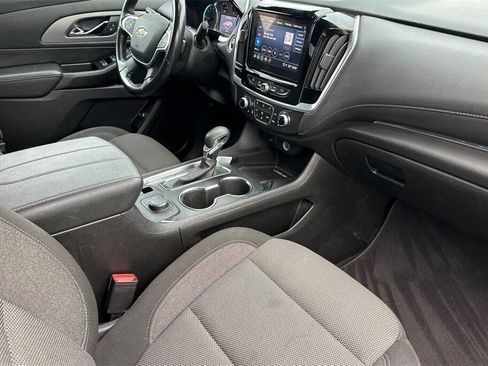Used 2022 Chevrolet Traverse LT w/ LPO, Black Accent Package image 16