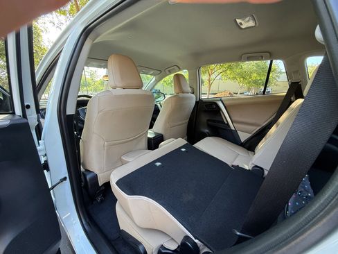 Used 2013 Toyota RAV4 LE AWD/4WD image 23