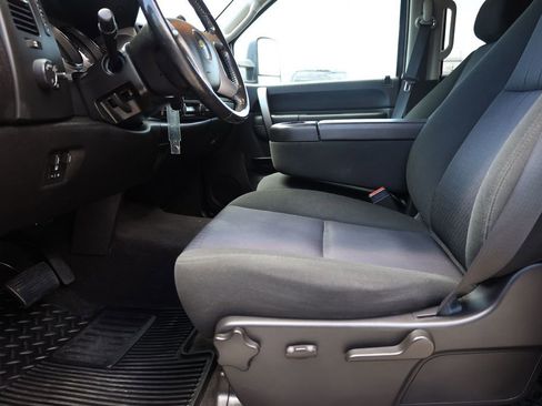 Used 2013 Chevrolet Silverado 2500 LT w/ Interior Plus Package AWD/4WD image 11