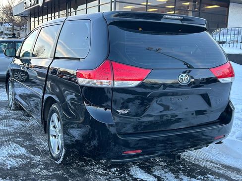 Used 2012 Toyota Sienna image 8