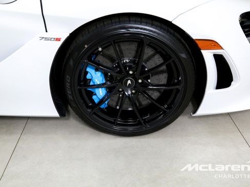 New 2026 McLaren 750S Spider RWD image 28