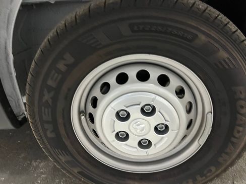 Used 2024 RAM ProMaster 3500 w/ Delivery Van Package image 38