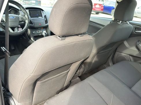 Used 2015 Ford Focus SE FWD image 43
