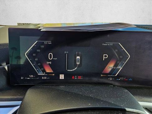 Used 2023 BMW X7 xDrive40i w/ Premium Package image 11