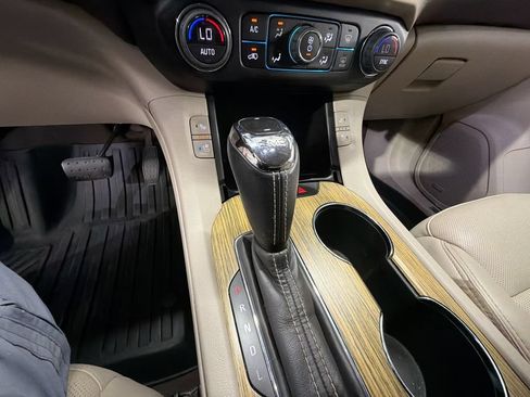 Used 2019 GMC Acadia Denali AWD/4WD image 16