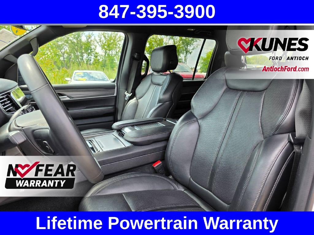 Used 2024 Jeep Wagoneer L Series II AWD/4WD image 23