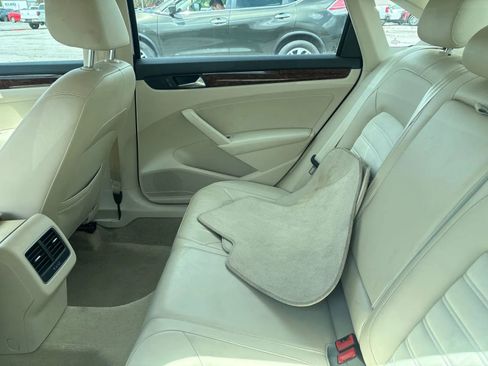 Used 2013 Volkswagen Passat TDI SEL Premium FWD image 10