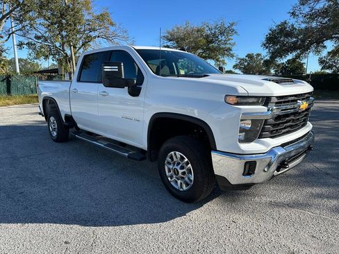 Used 2025 Chevrolet Silverado 2500 LT w/ Convenience Package image 2