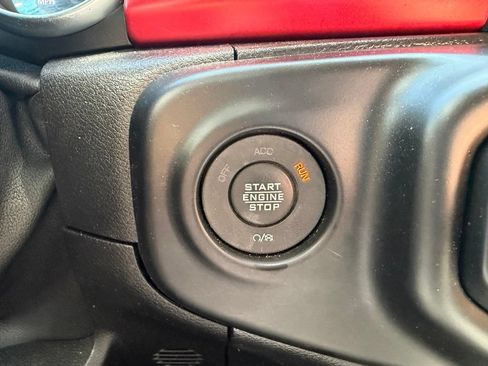Used 2021 Jeep Gladiator Rubicon AWD/4WD image 14