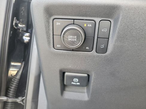 Used 2025 Ford Expedition Platinum image 22