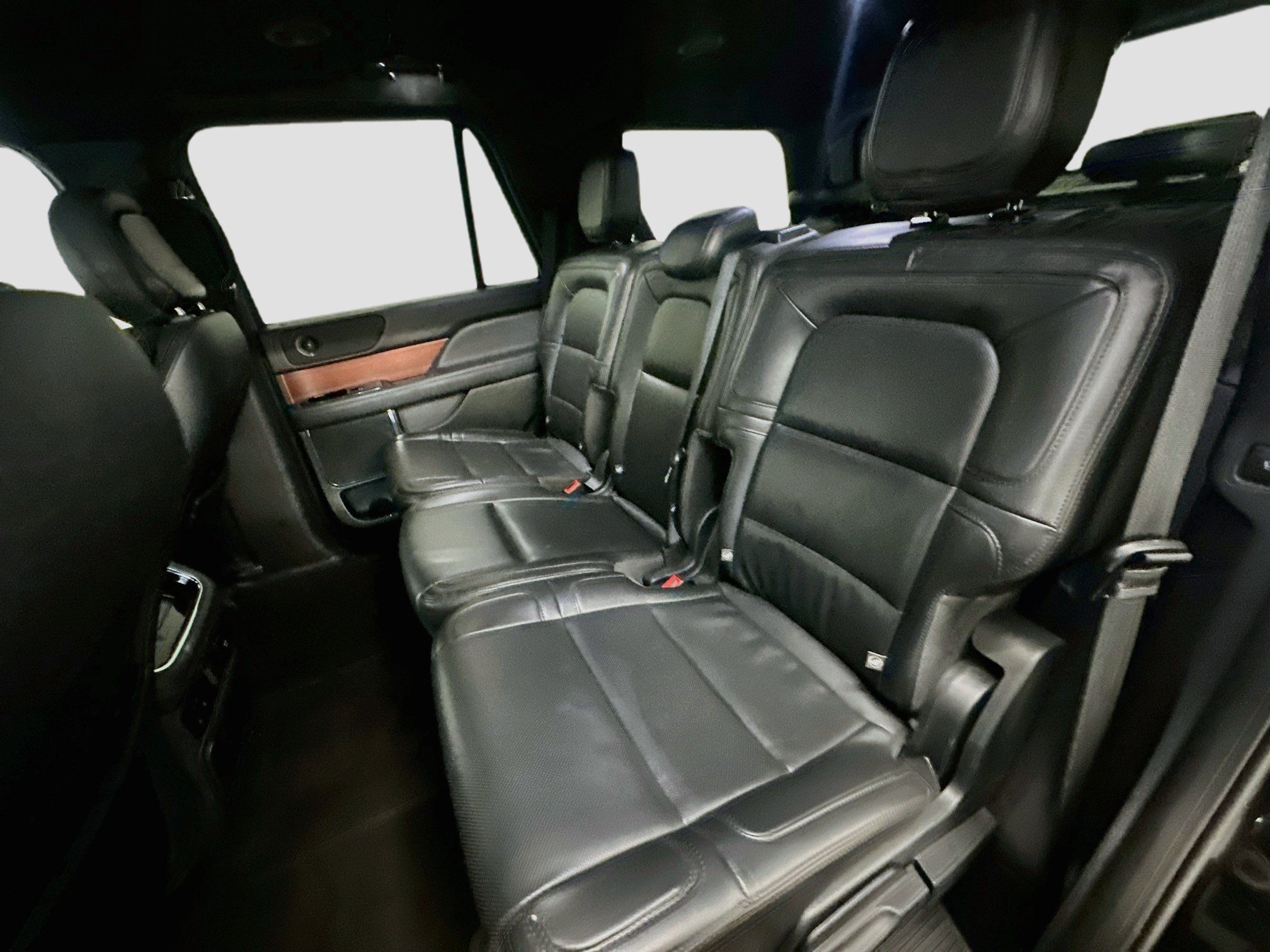 Used 2024 Lincoln Navigator Premiere AWD/4WD image 29