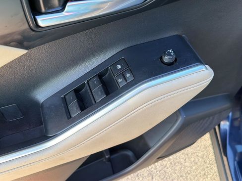 Used 2023 Toyota Highlander XLE FWD image 32