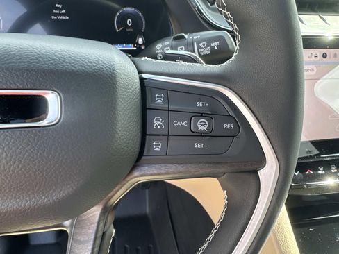 Used 2026 Jeep Grand Cherokee Limited RWD image 23