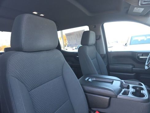 Used 2020 Chevrolet Silverado 1500 Custom w/ Custom Value Package image 11