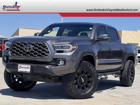 Used 2021 Toyota Tacoma TRD Off-Road image 1