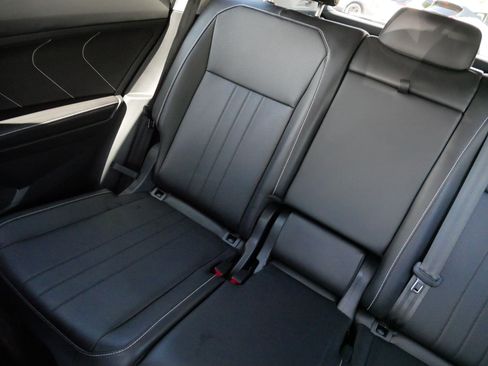 Certified 2024 Volkswagen Tiguan SE AWD/4WD image 12