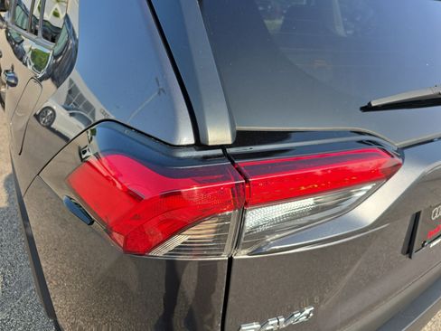 Used 2024 Toyota RAV4 XLE FWD image 31