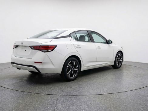Used 2025 Nissan Sentra SV FWD image 9