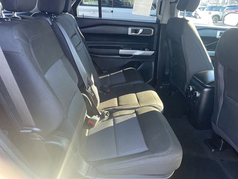Used 2023 Ford Explorer XLT image 19