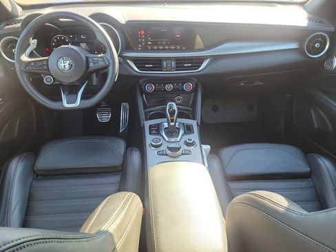 Used 2025 Alfa Romeo Stelvio Sprint AWD/4WD image 13
