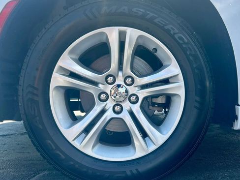 Used 2021 Dodge Charger SXT RWD image 9