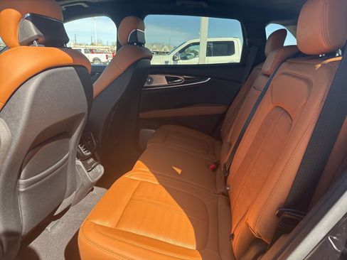 Used 2022 Lincoln Nautilus Black Label w/ Class II Trailer Tow Package image 9