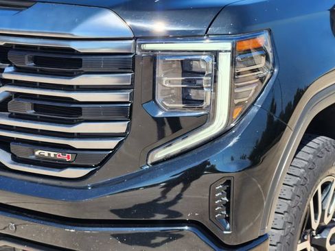 Used 2022 GMC Sierra 1500 AT4 w/ AT4 Premium Package AWD/4WD image 9
