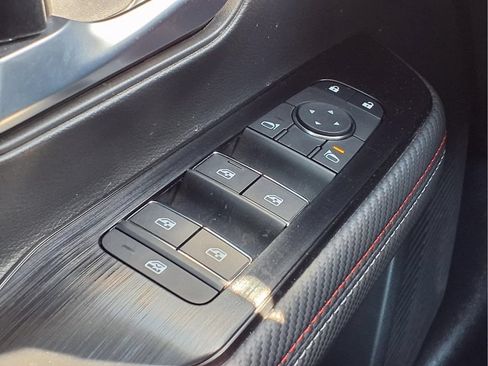 Used 2025 Nissan Kicks SR FWD image 19