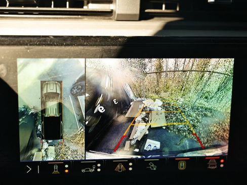 Used 2025 GMC Sierra 3500 Denali w/ Denali Reserve Package image 16