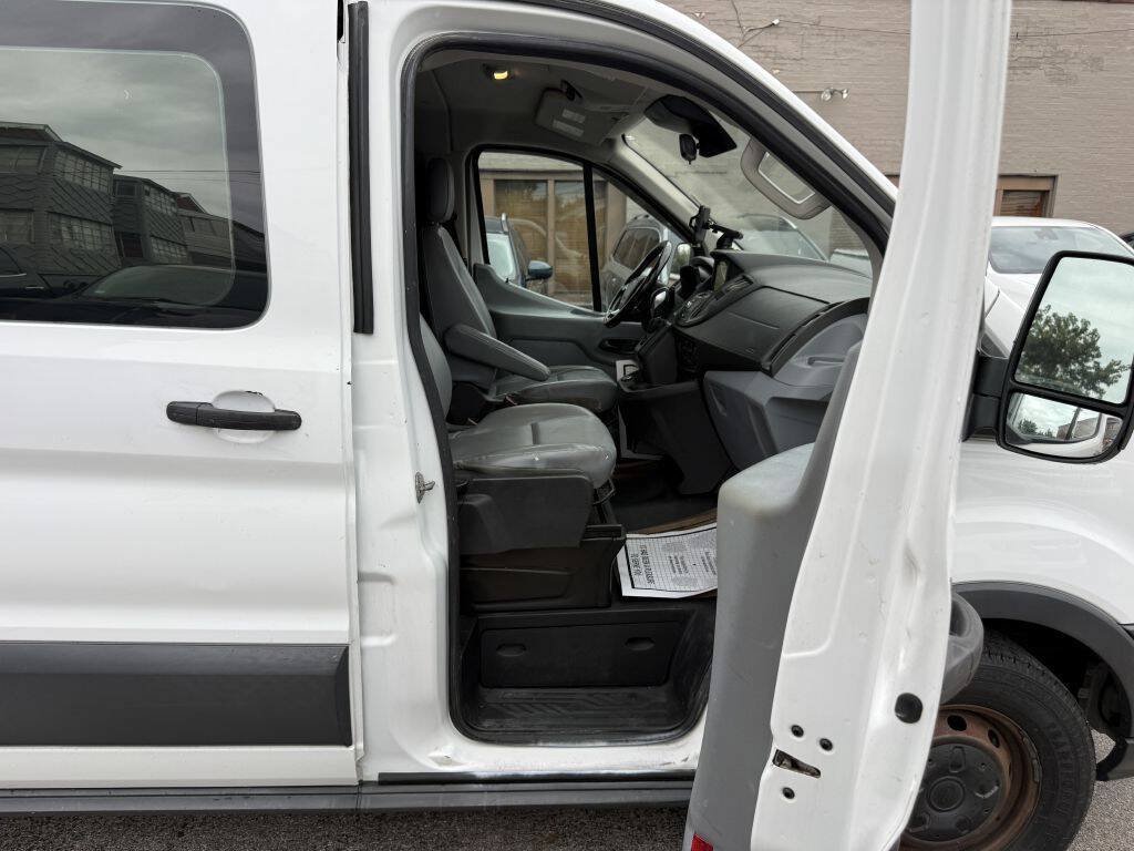 Used 2017 Ford Transit 150 XL RWD image 24