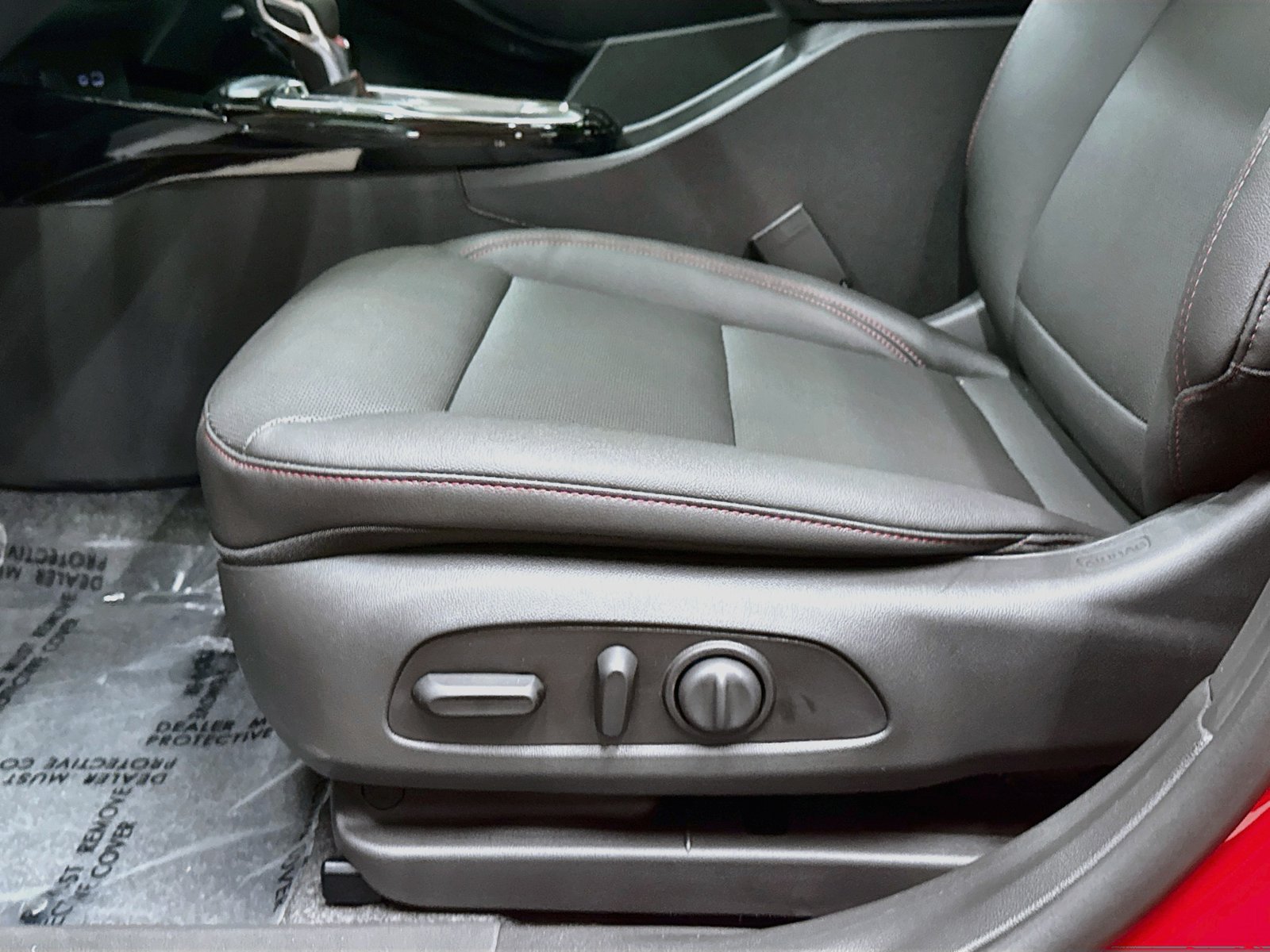 New 2026 Chevrolet Trax RS w/ Sunroof Package FWD image 22
