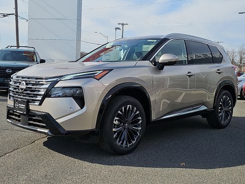 New 2026 Nissan Rogue Platinum image 2