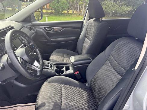 Used 2019 Nissan Rogue SV w/ Premium Package image 12