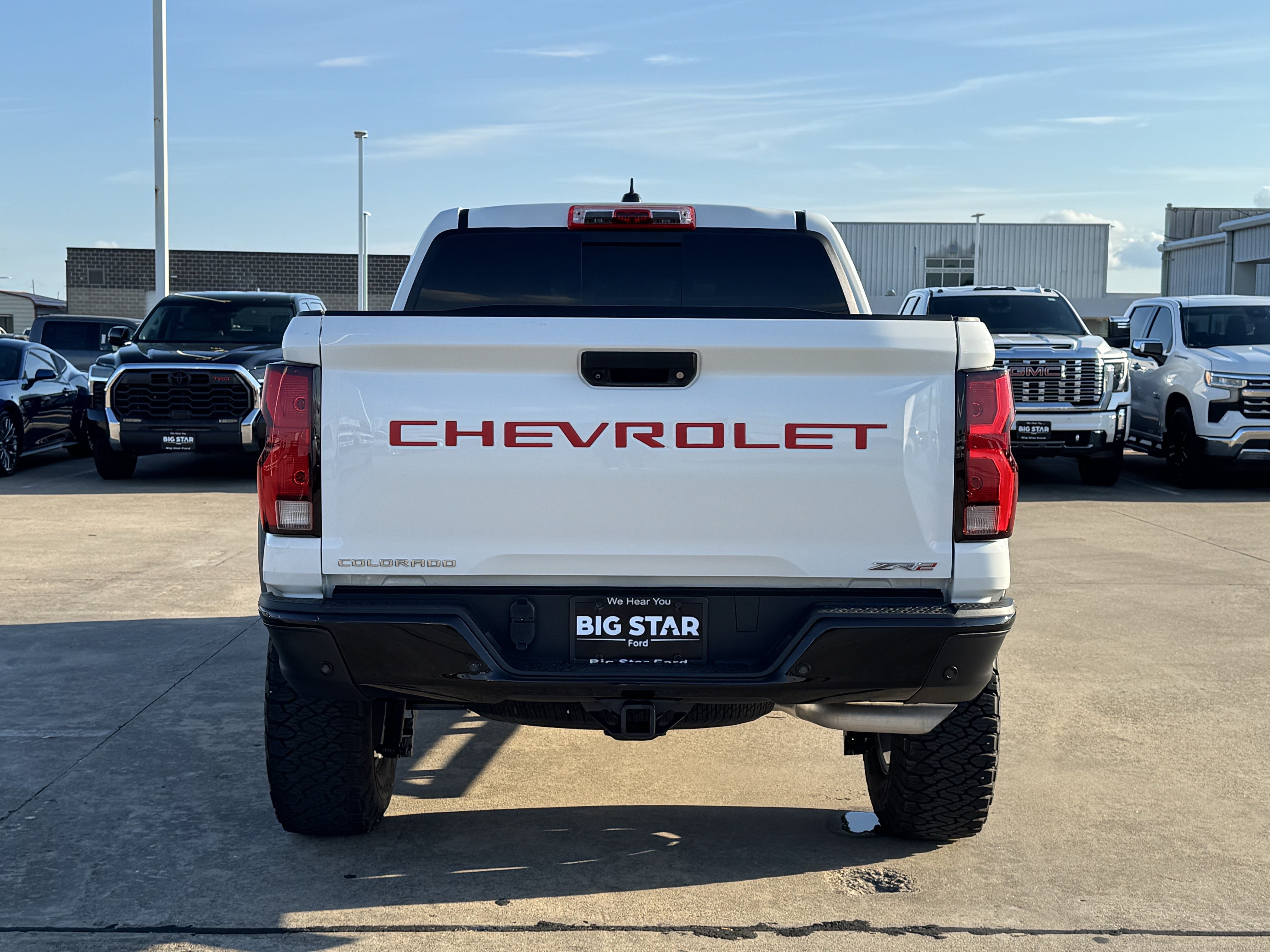 Used 2024 Chevrolet Colorado ZR2 w/ ZR2 Convenience Package III AWD/4WD image 9