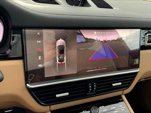 Used 2023 Porsche Cayenne S image 21