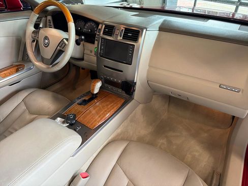 Used 2005 Cadillac XLR RWD image 25