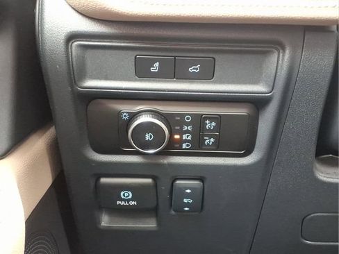 Used 2024 Ford Expedition Max Limited image 17